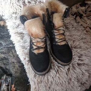Boots size 9 faux suede with fur